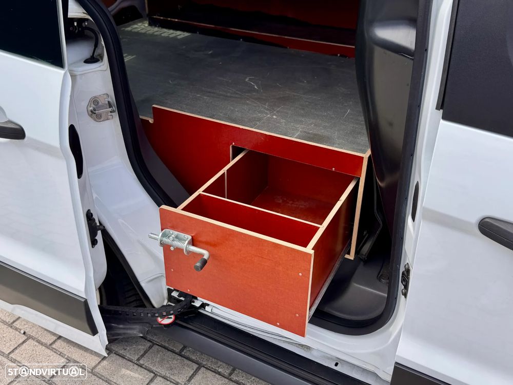 Ford Transit Connect 3L - 20