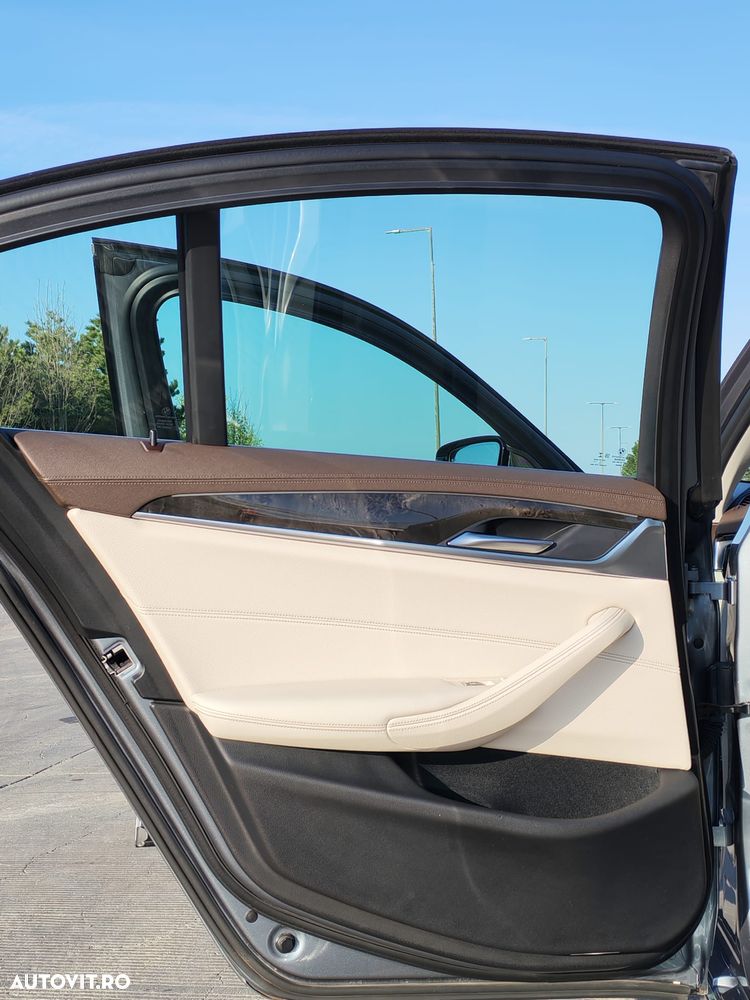 BMW Seria 5 520d Aut. Luxury Line - 32