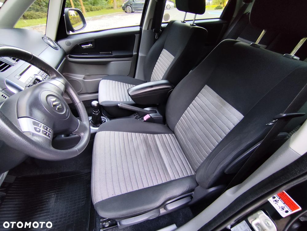 Suzuki SX4 1.6 Premium 4WD - 24