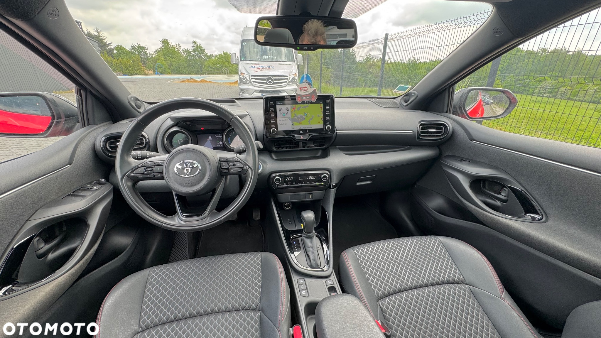 Toyota Yaris Hybrid 1.5 Executive - 9