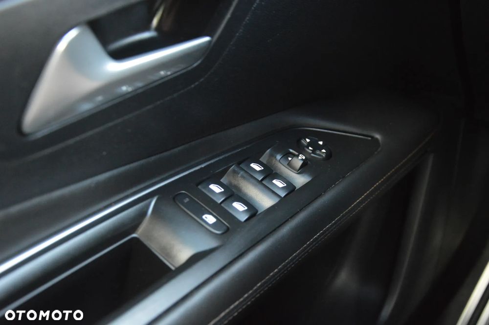 Peugeot 3008 THP 165 EAT6 Stop & Start Allure - 26