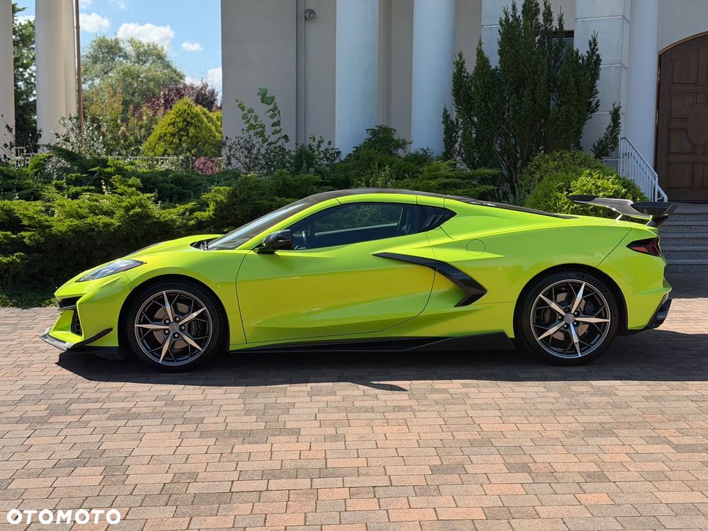 Chevrolet Corvette - 15