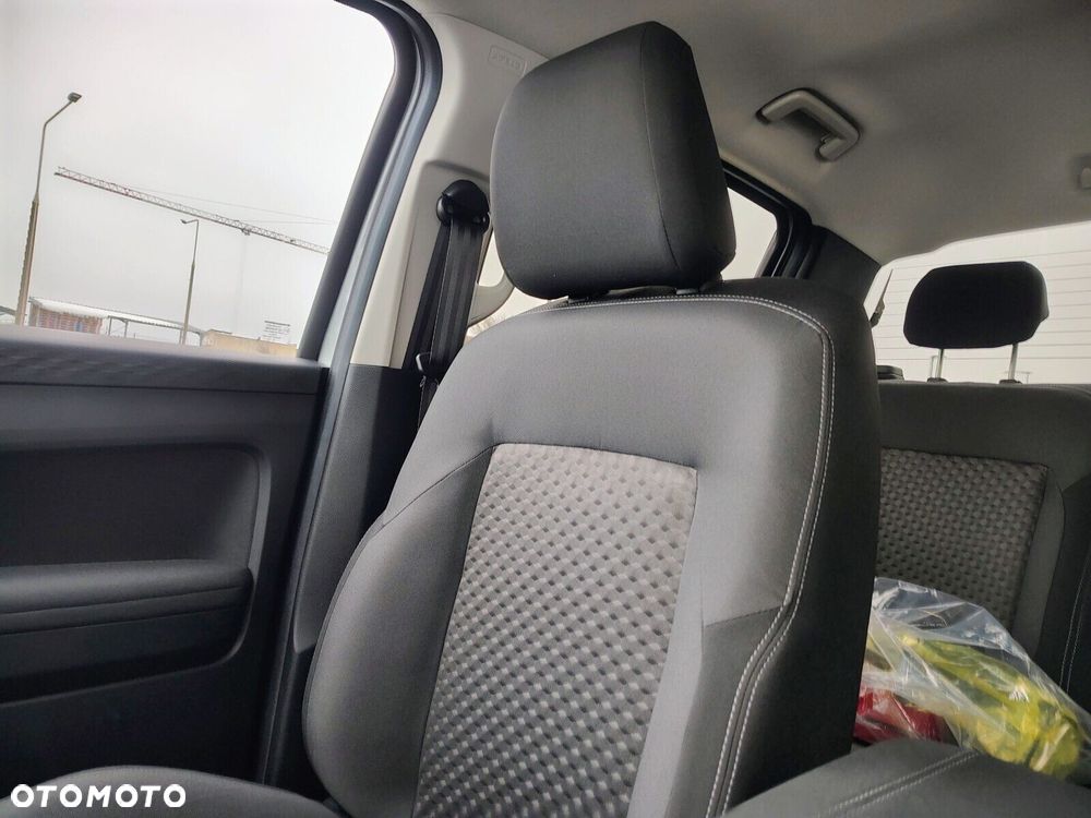 Volkswagen Amarok Life silnik: 2.0 TDI 205 KM / skrzynia biegów: 10-biegowa automatyczna 4MOTION rozstaw osi: 3270 mm - 9