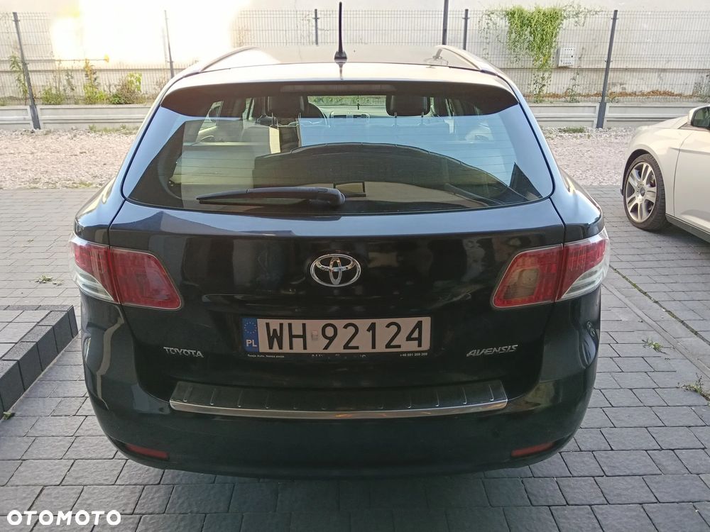 Toyota Avensis 1.8 Luna - 10