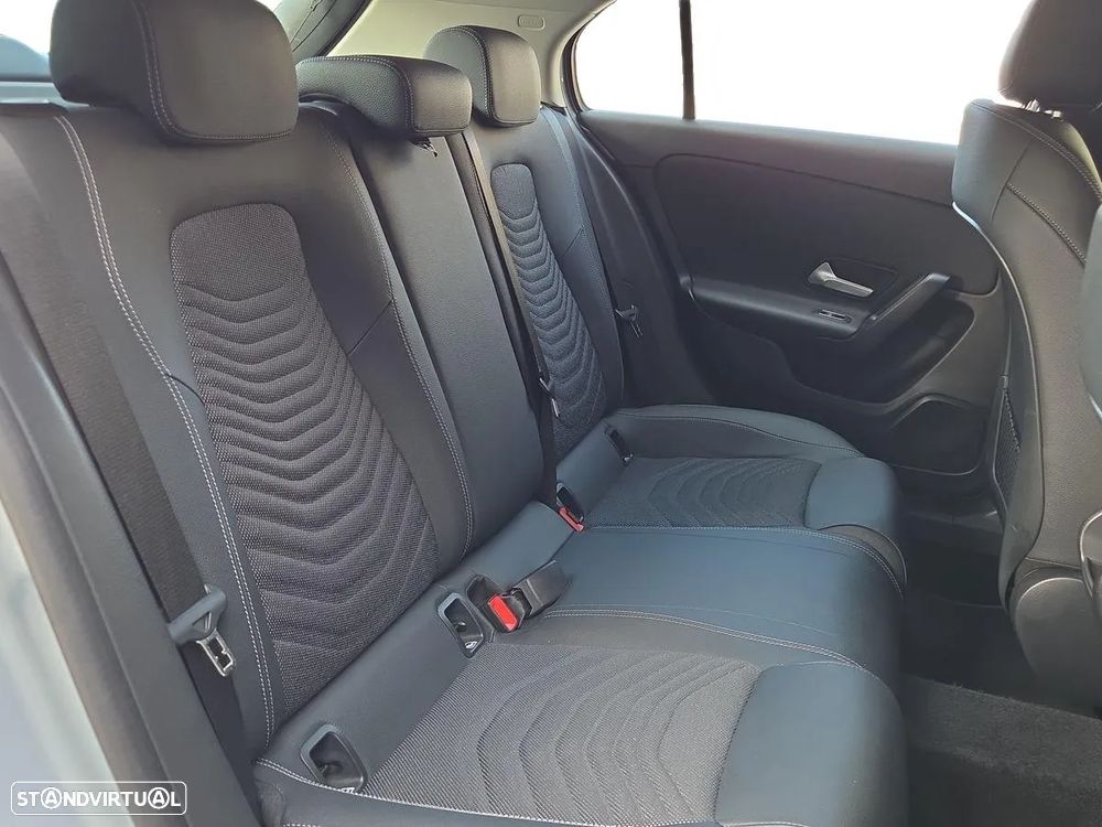 Mercedes-Benz A 200 Standard - 21