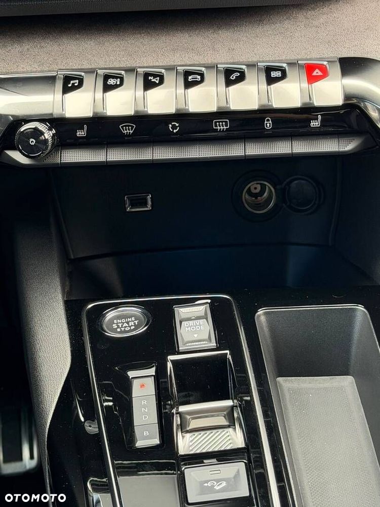 Peugeot 3008 1.6 PureTech Hybrid4 PHEV GT S&S EAT8 - 21