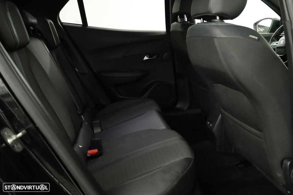 Peugeot 2008 1.2 PureTech Allure Pack EAT8 - 23
