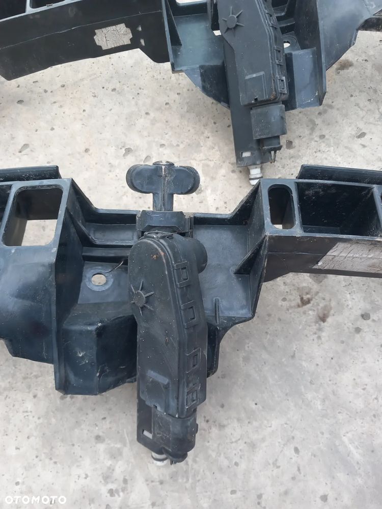 Slizgi mocowanie spryskiwacza reflektora Pateon - 2