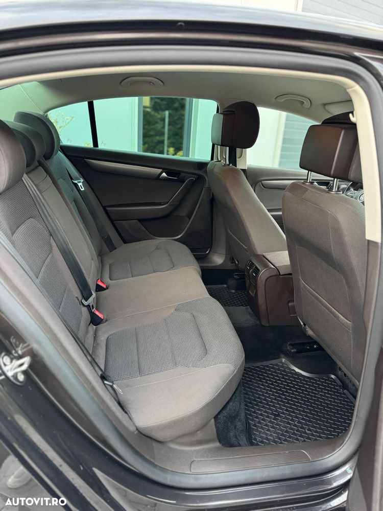 Volkswagen Passat 1.4 TSI BlueMotion Technology Highline - 13