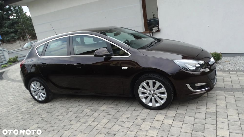 Opel Astra 1.4 Turbo Cosmo - 4