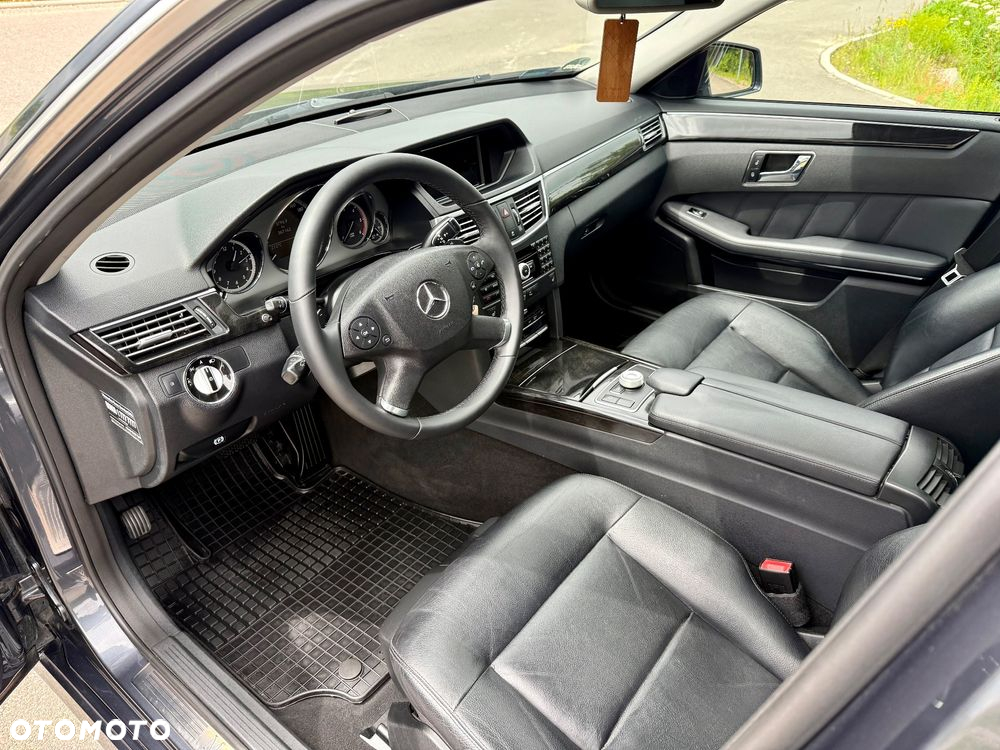 Mercedes-Benz Klasa E 350 T CDI DPF BlueEFFICIENCY 7G-TRONIC Avantgarde - 5