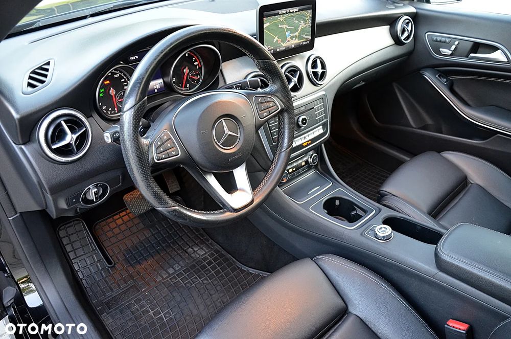 Mercedes-Benz CLA - 13