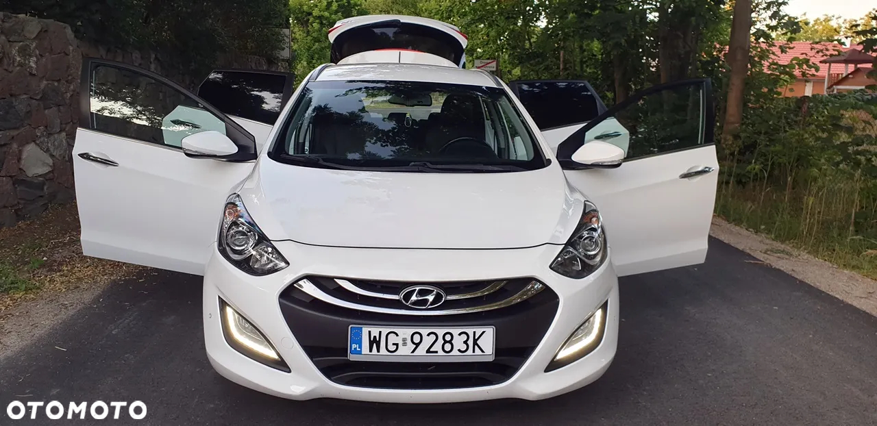 Hyundai i30 1.6 CRDI Fifa World Cup Edition - 10