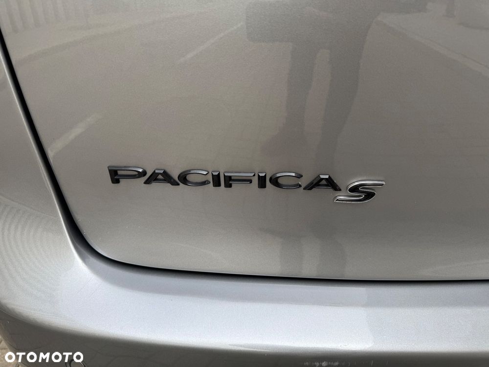 Chrysler Pacifica - 5