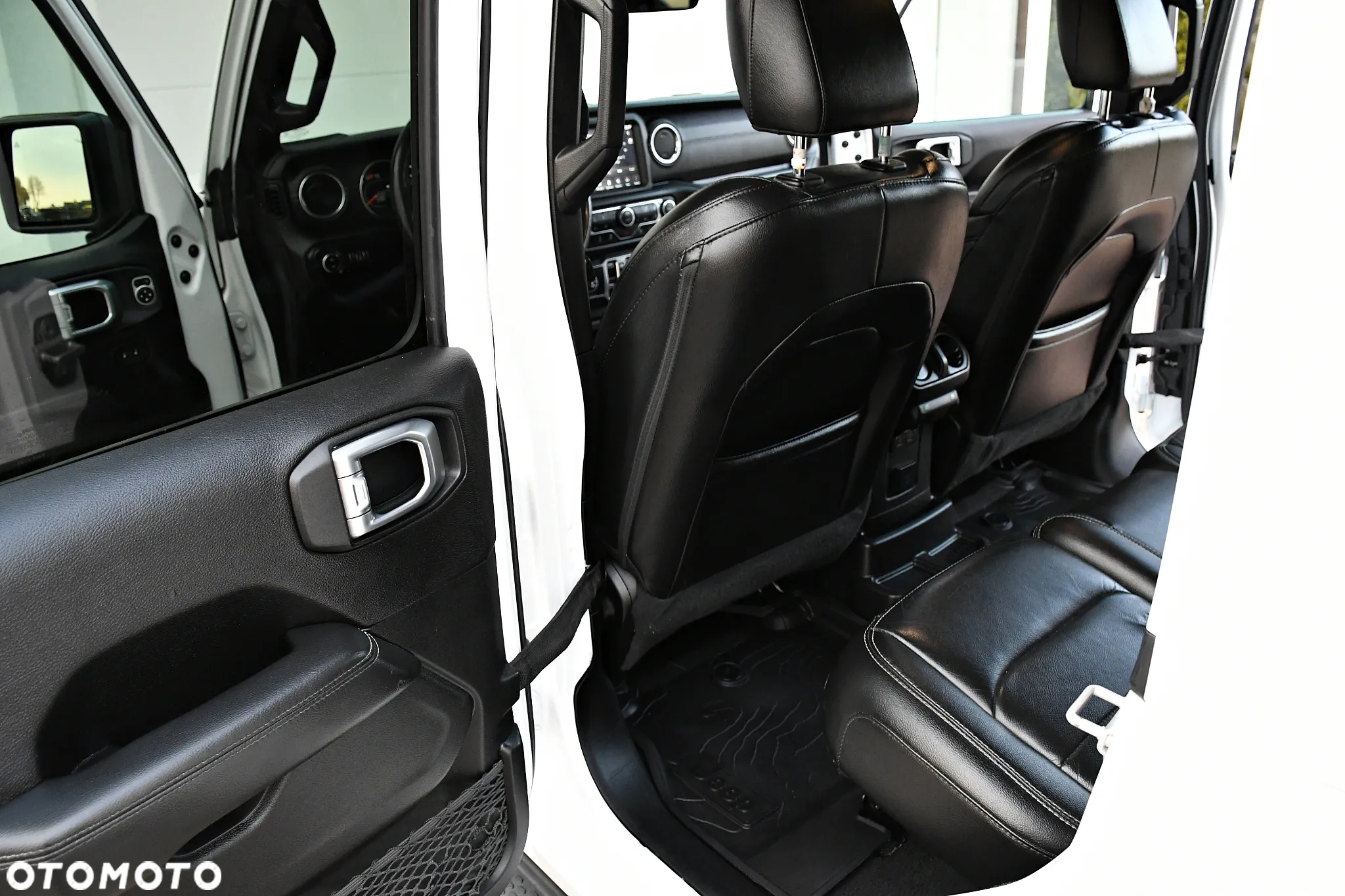 Jeep Wrangler Unlimited GME 2.0 Turbo Sahara - 25