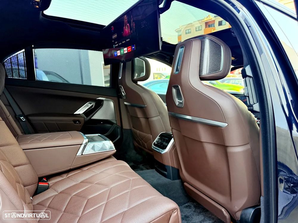 BMW 760 Me xDrive - 33