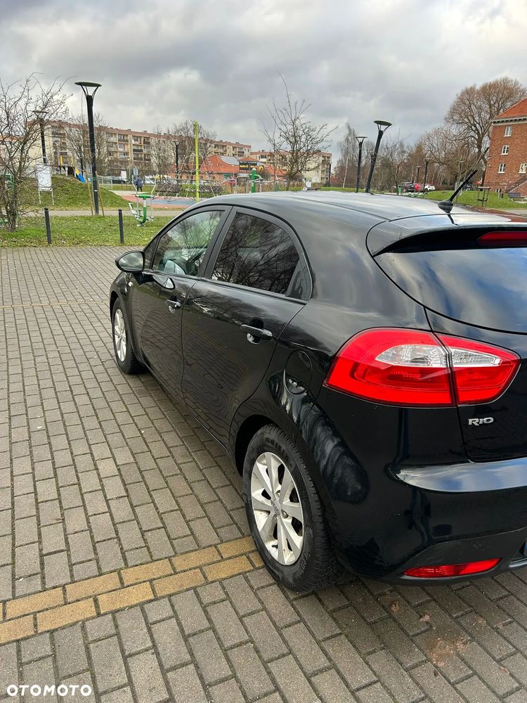 Kia Rio 1.2 L - 3