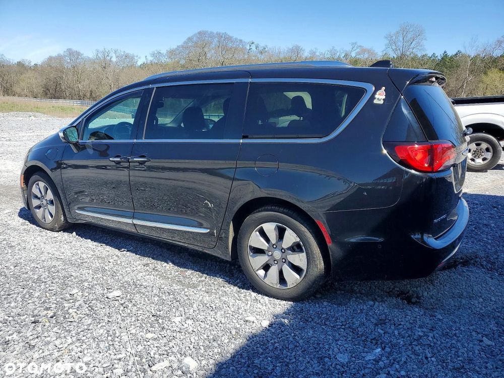 Chrysler Pacifica - 3