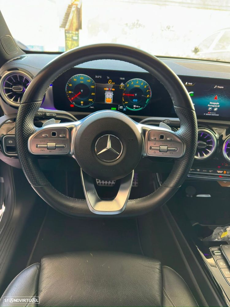 Mercedes-Benz A 250 e AMG Line - 12