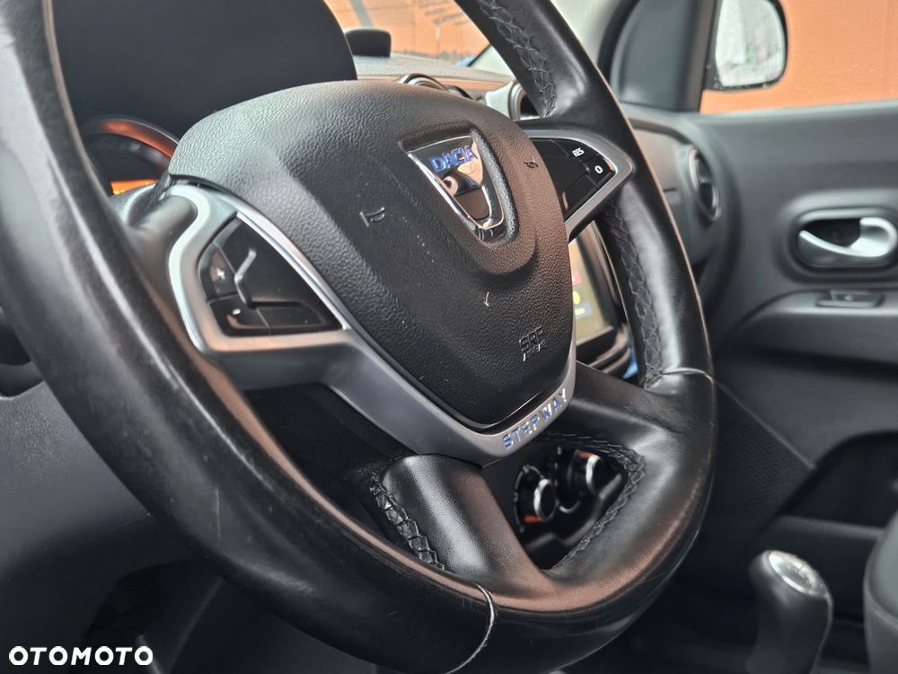 Dacia Lodgy 1.6 SCe Stepway S&S - 11
