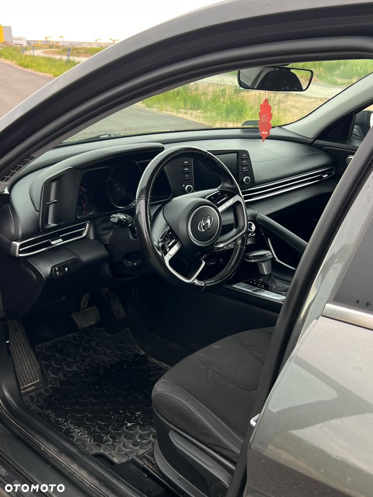 Hyundai Elantra 1.6 Smart CVT - 9