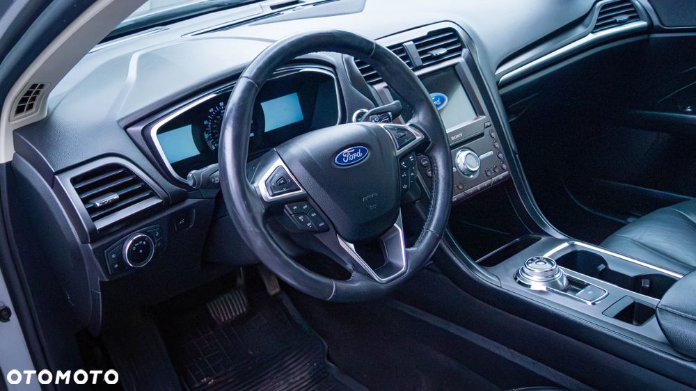 Ford Fusion - 39