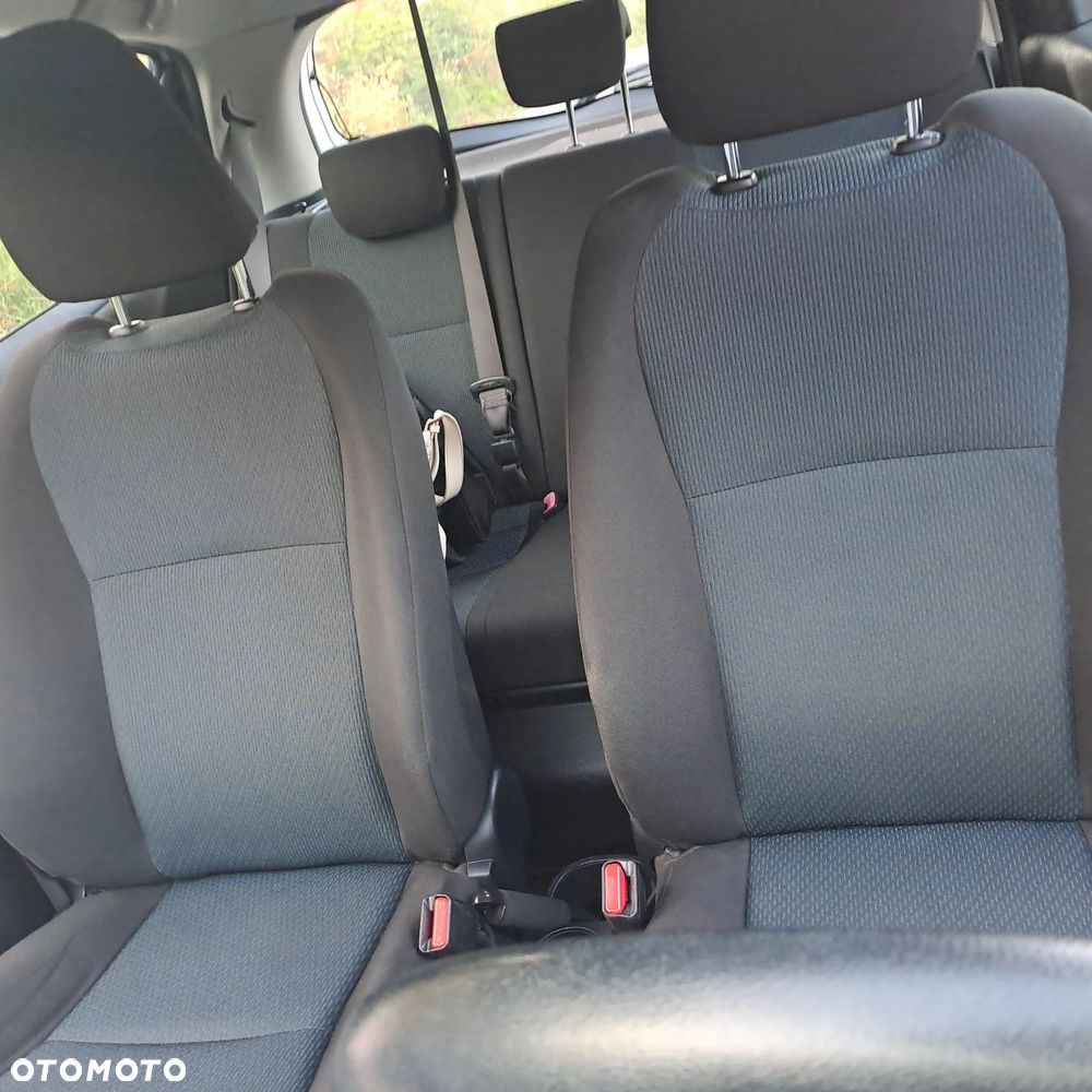 Toyota Yaris Hybrid 100 Dynamic - 11