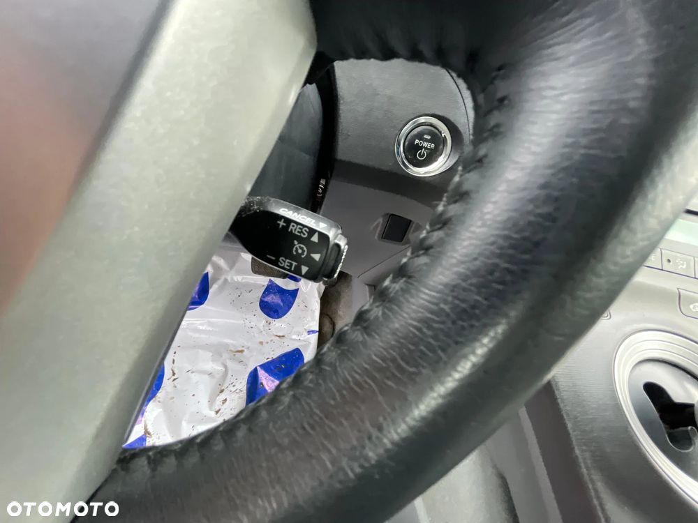 Toyota Prius (Hybrid) Sol - 20