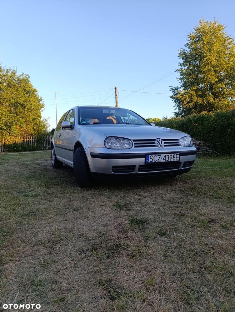 Volkswagen Golf - 2