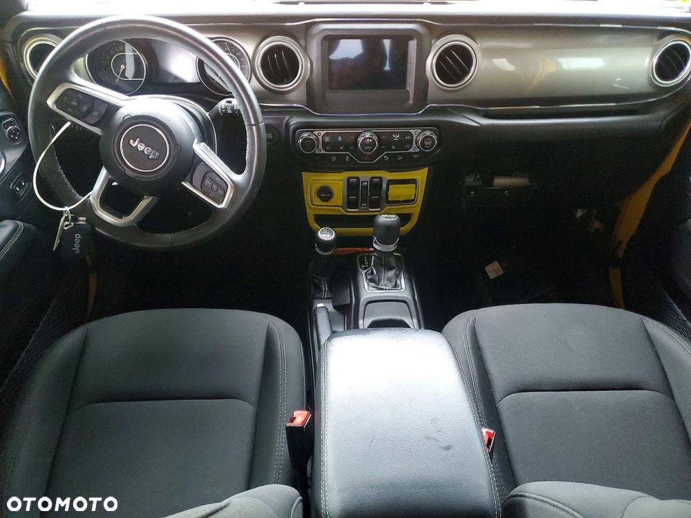Jeep Wrangler - 10