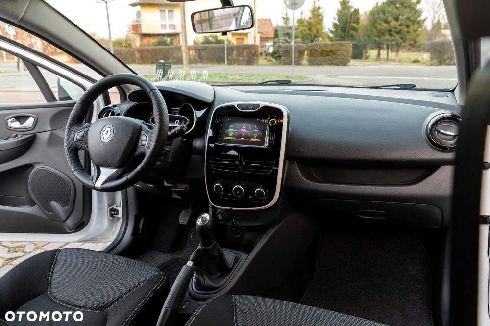 Renault Clio 1.2 16V 75 Life - 28