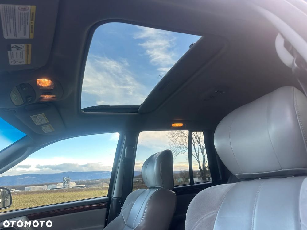 Jeep Grand Cherokee - 16