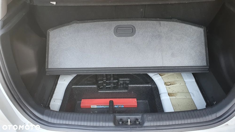 Kia Venga 1.6 CVVT Titanium Collection - 15