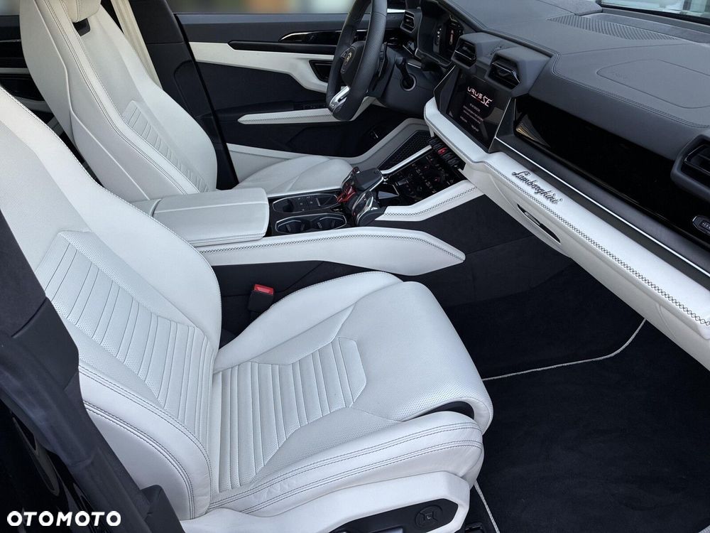 Lamborghini Urus - 17