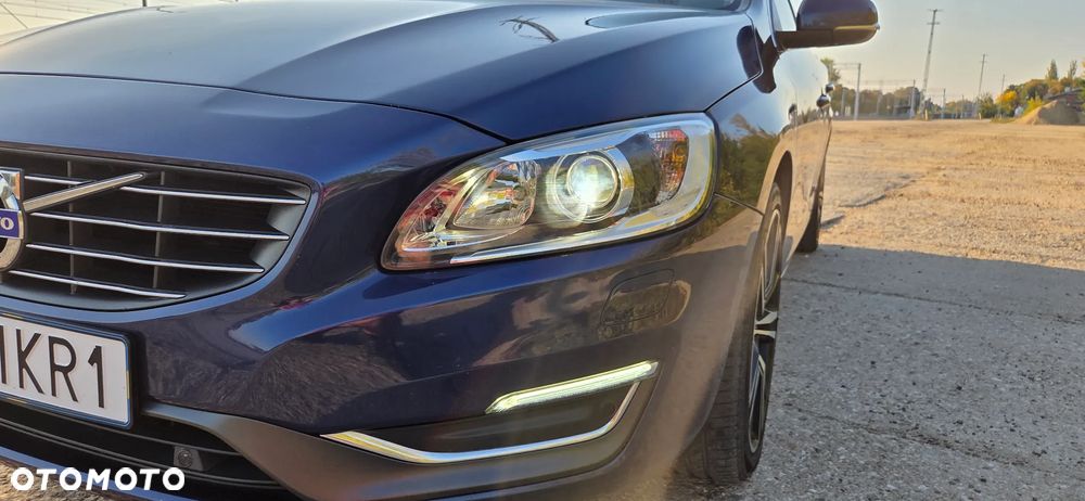 Volvo V60 D4 Drive-E Ocean Race - 11
