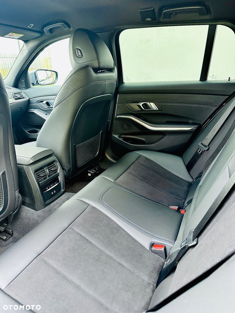 BMW Seria 3 320d xDrive M Sport sport - 12