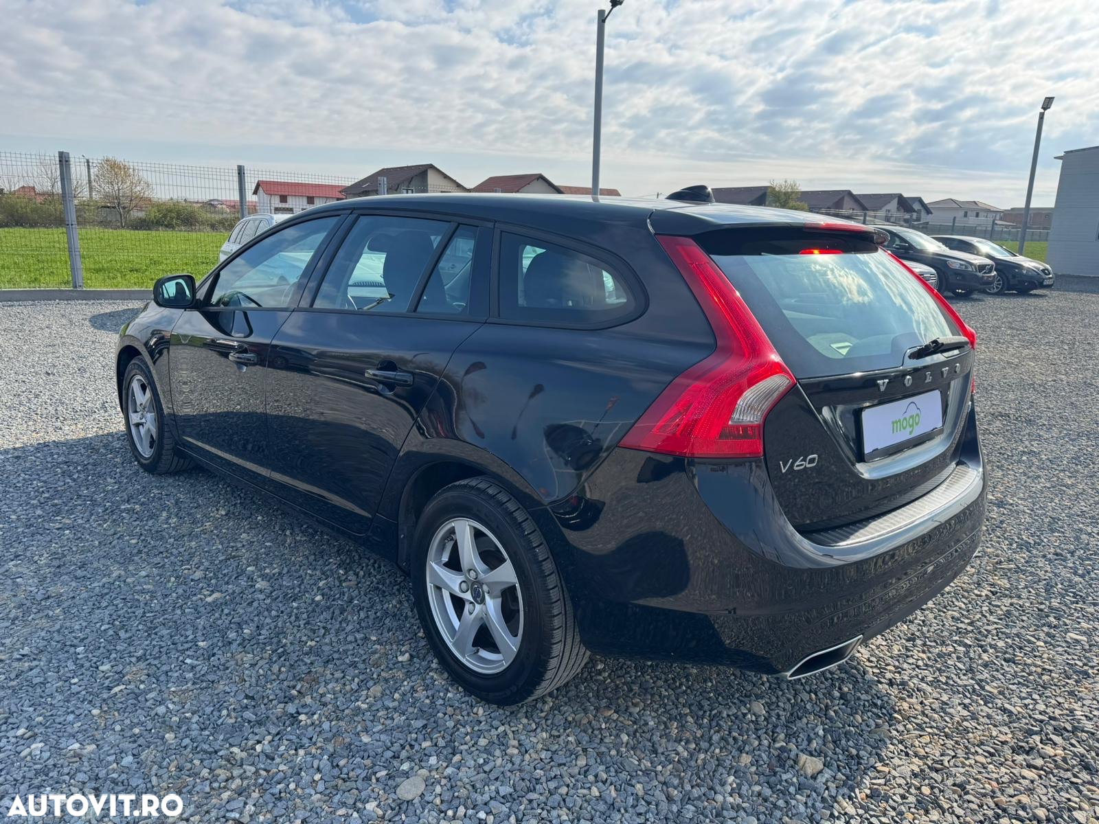 Volvo V60 D4 Geartronic Kinetic - 3