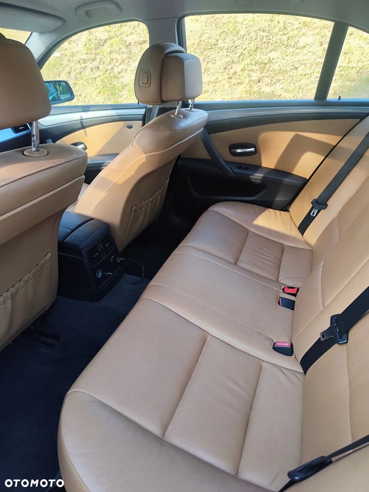 BMW Seria 5 520i - 5