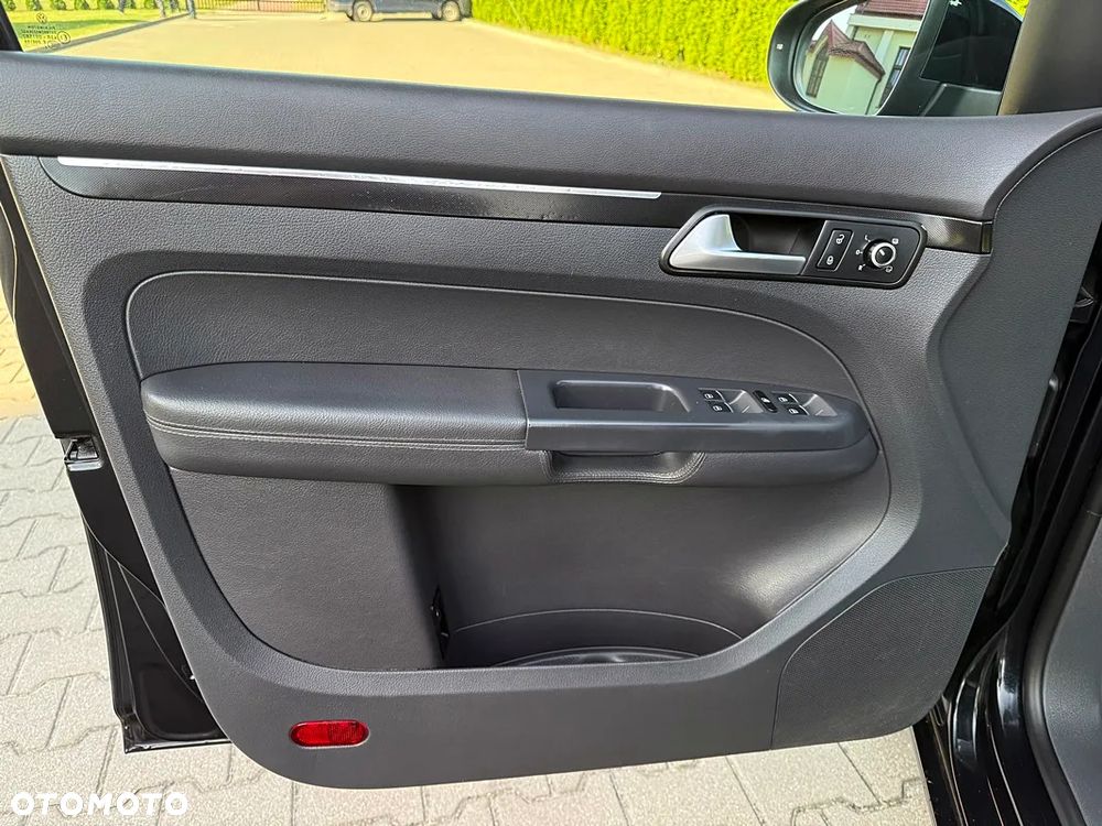 Volkswagen Touran 1.6 TDI DPF Highline - 22