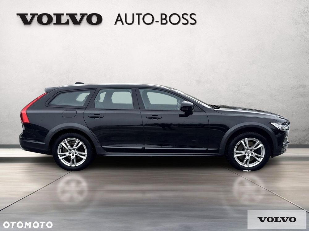 Volvo V90 Cross Country - 6