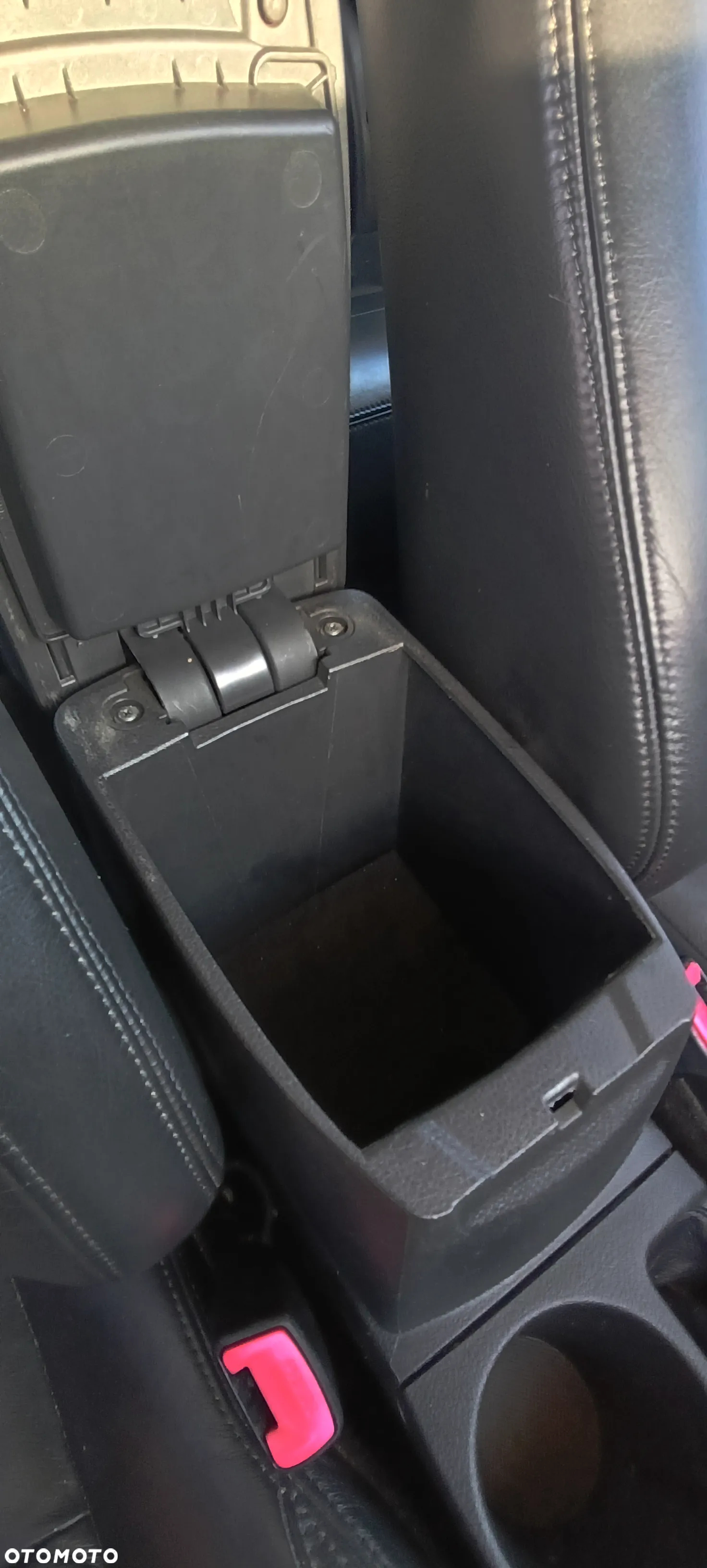 Toyota Auris 1.8 HSD Luna - 21