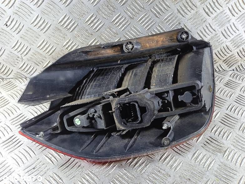 LAMPA PRAWA TYLNA RENAULT SCENIC 2 - 2