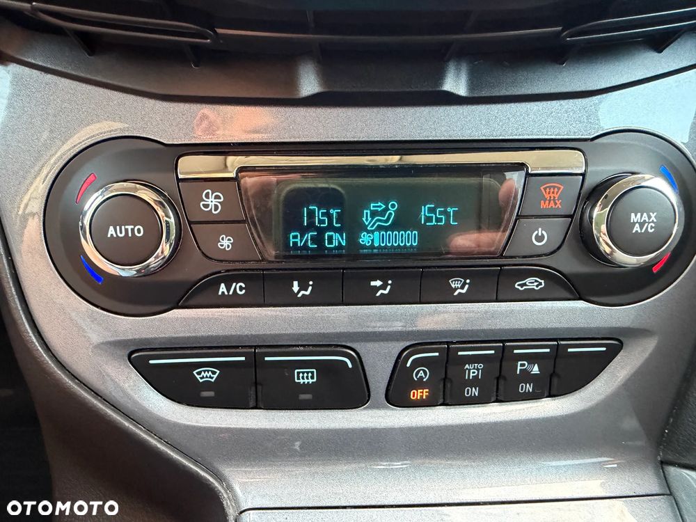 Ford Focus 1.6 EcoBoost Titanium - 13