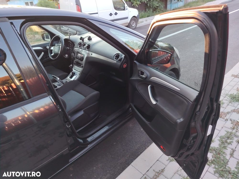 Ford S-Max - 14