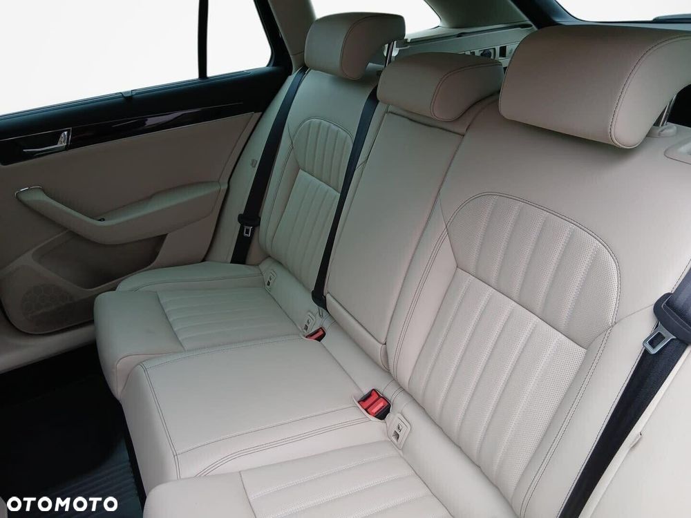 Skoda Superb 1.4 TSI Plug-In Hybrid L&K DSG - 13