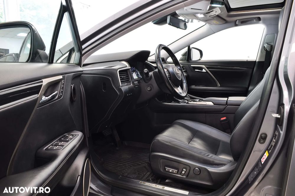Lexus Seria RX - 8