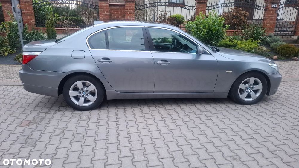 BMW Seria 5 525i - 4