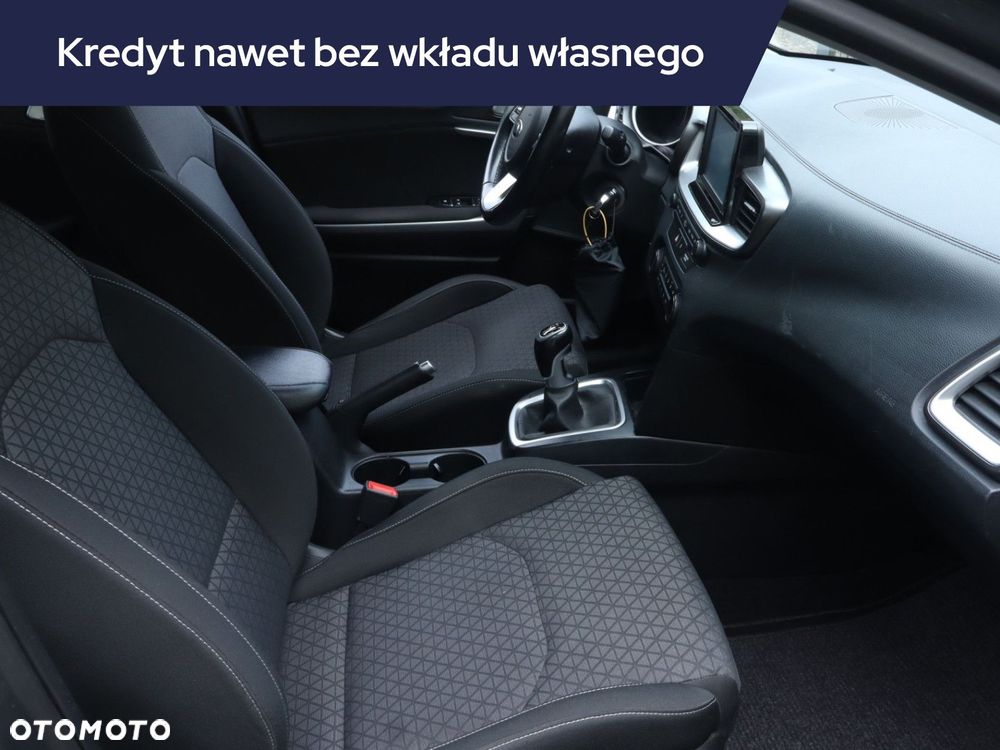 Kia Ceed - 11