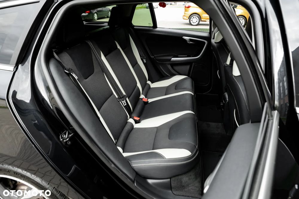 Volvo V60 D3 Geartronic RDesign - 22