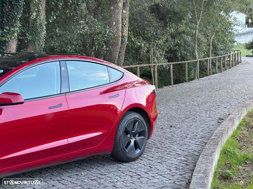 Tesla Model 3 - 3